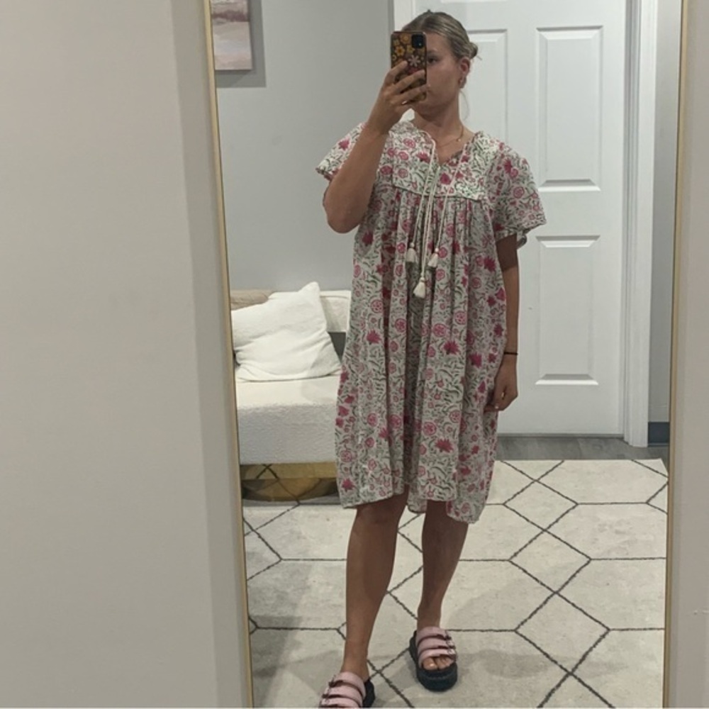 Ro’s Garden Dress Knee Length in White Floral